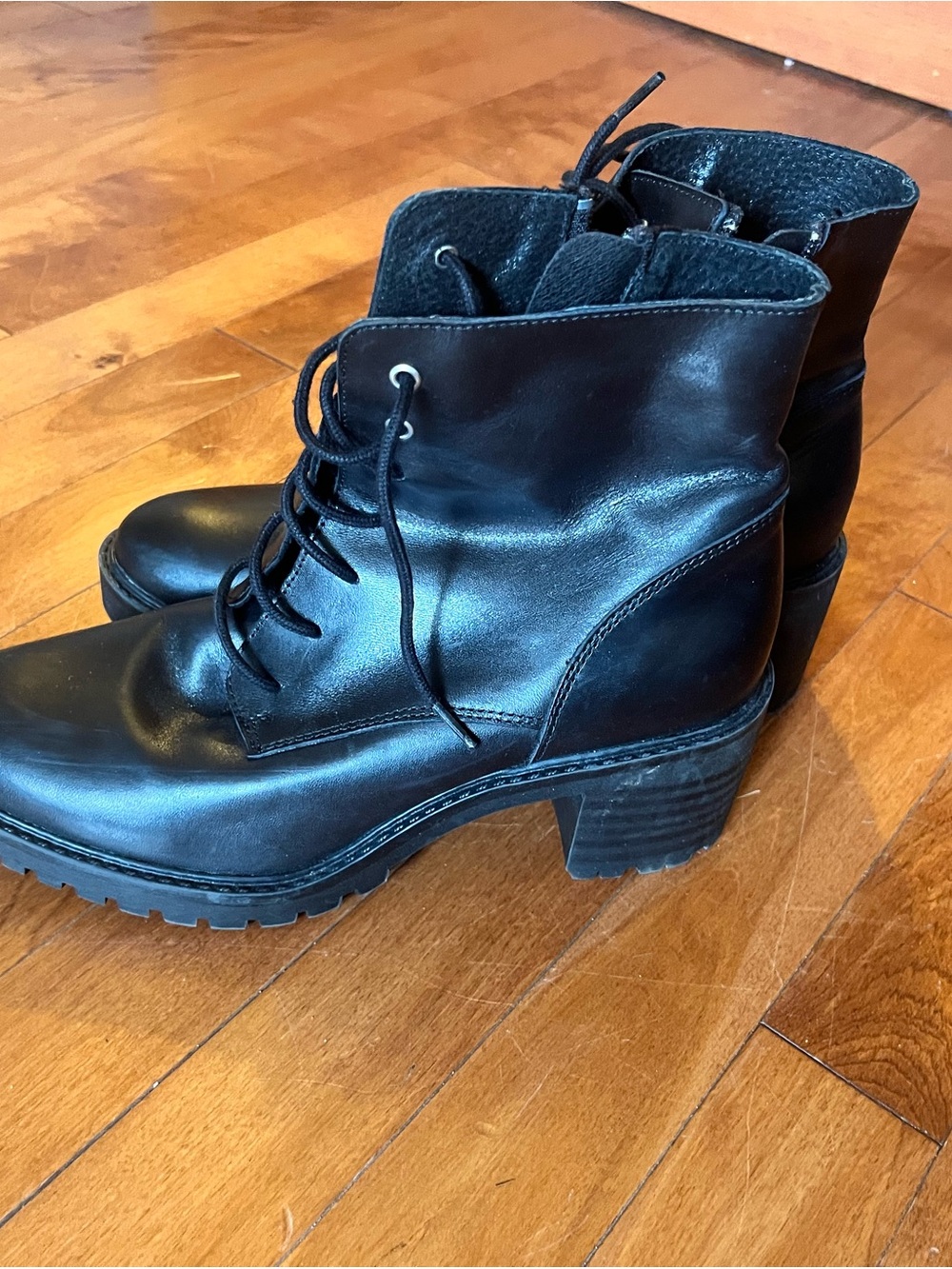 Women's Black Lace-Up Chunky Heel Ankle Boots